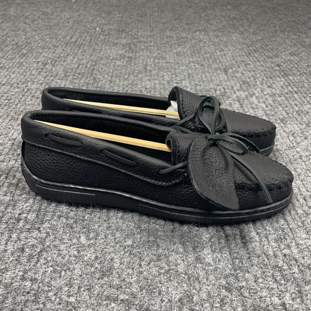 Minnetonka Women’s Moosehide Classic Moccasins (2926) - Picture 4 of 8